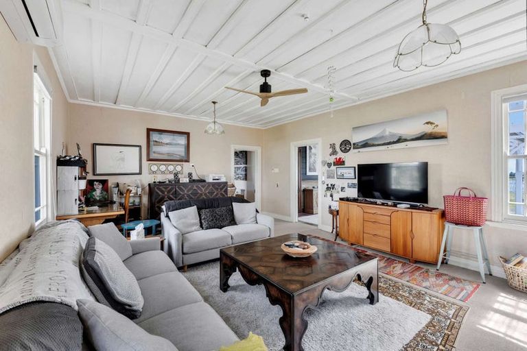 Photo of property in 208 Ngatimaru Road, Tikorangi, Waitara, 4383