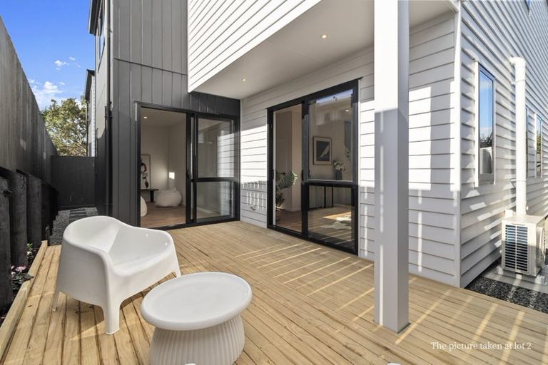 Photo of property in 105c Sycamore Drive, Sunnynook, Auckland, 0620