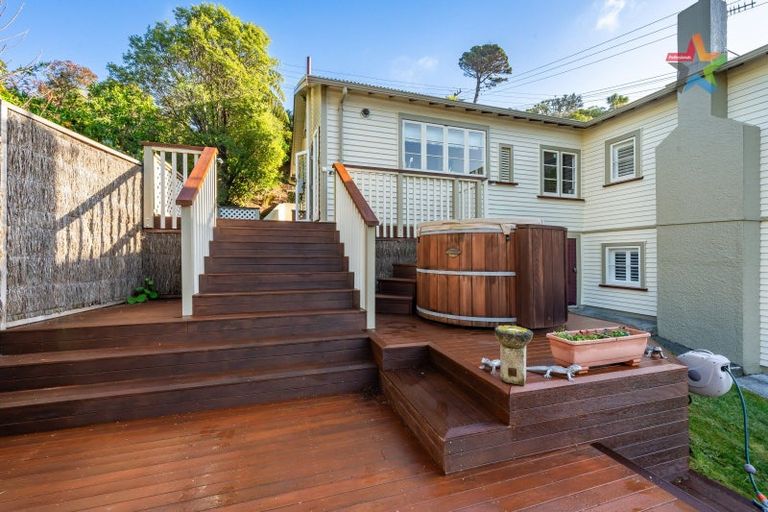 Photo of property in 34 Singers Road, Korokoro, Lower Hutt, 5012