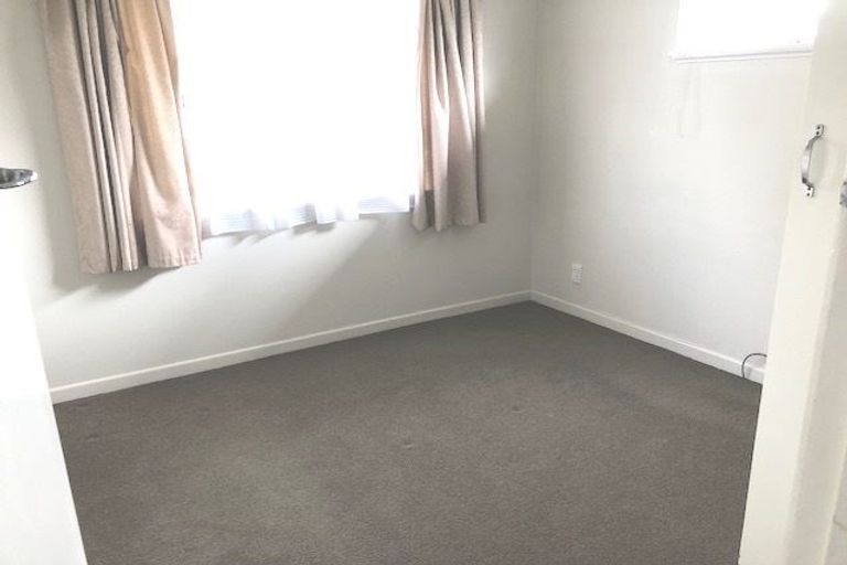 Photo of property in 16 Pomaria Road, Henderson, Auckland, 0610