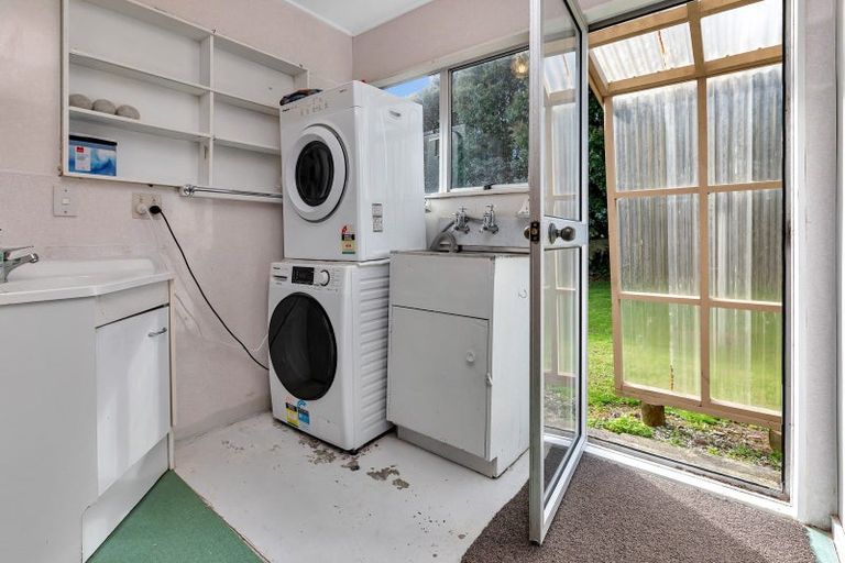 Photo of property in 15 Pyle Road West, One Tree Point, 0118