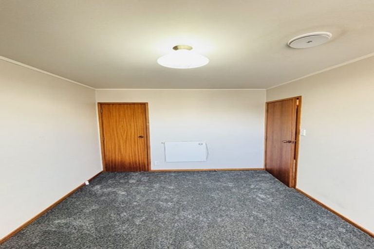 Photo of property in 60 Strid Road, Te Atatu South, Auckland, 0610