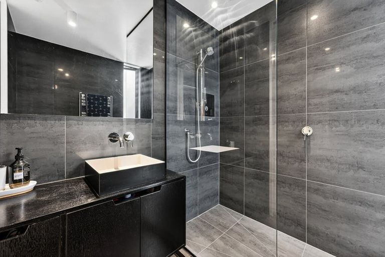 Photo of property in 1/517 Beach Road, Murrays Bay, Auckland, 0630