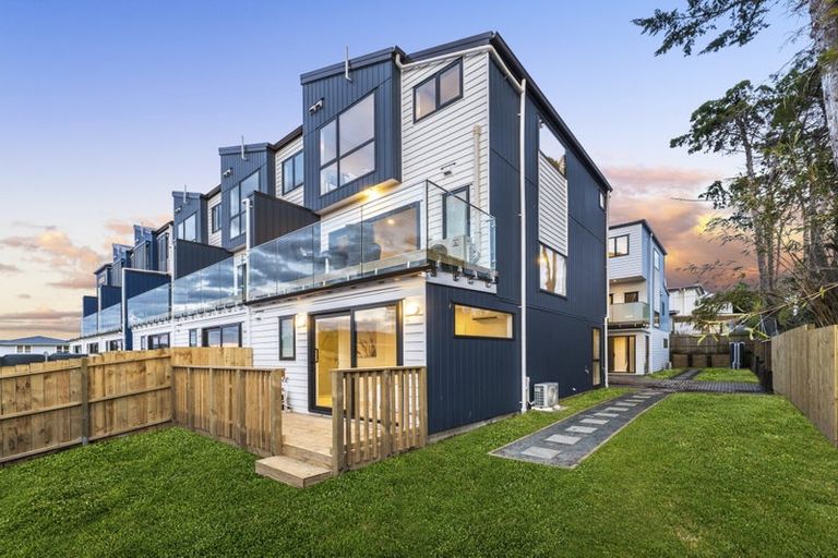 Photo of property in 14f Geordie Street, Henderson, Auckland, 0612
