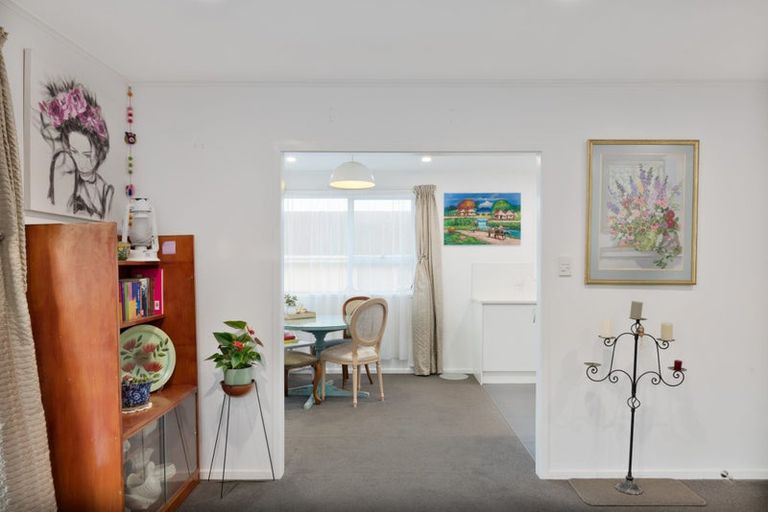 Photo of property in 12 Helena Street, Massey, Auckland, 0614