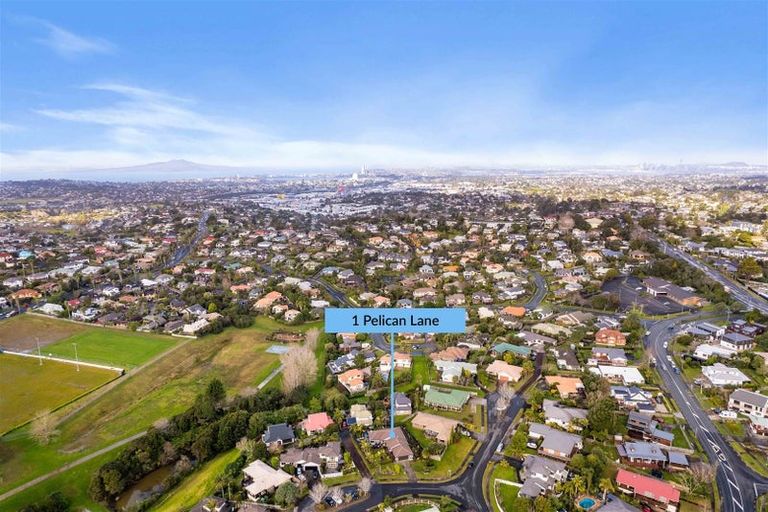 Photo of property in 1 Pelican Lane, Unsworth Heights, Auckland, 0632