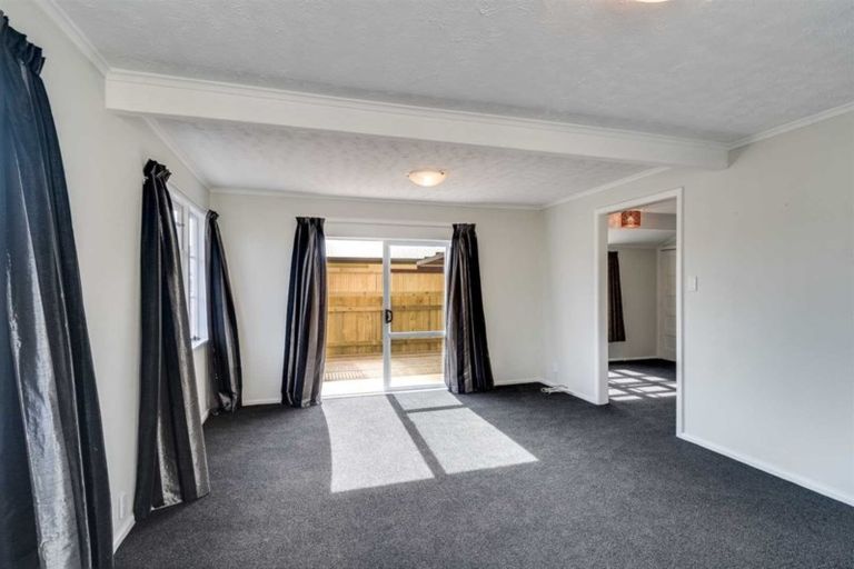 Photo of property in 6 Chester Place, Taradale, Napier, 4112