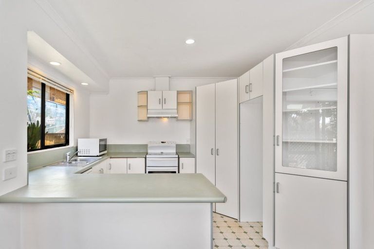 Photo of property in 14 Meadowviews Drive, Welcome Bay, Tauranga, 3112