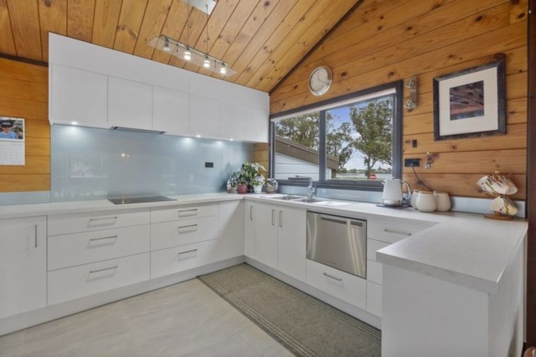 Photo of property in 11 Lake Domain Drive, Frankton, Hamilton, 3204