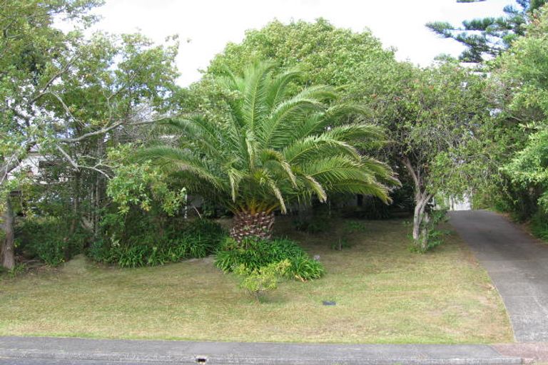 Photo of property in 1/24 William Souter Street, Forrest Hill, Auckland, 0620