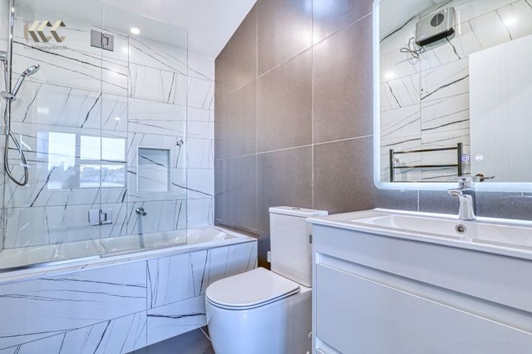 Photo of property in 3/14 Kerswill Place, Pakuranga, Auckland, 2010