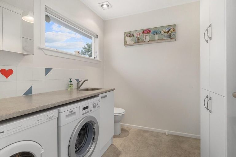 Photo of property in 89 Gloria Avenue, Te Atatu Peninsula, Auckland, 0610