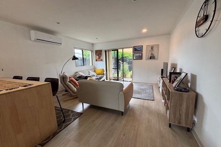 Photo of property in 70a Kayes Road, Pukekohe, 2120