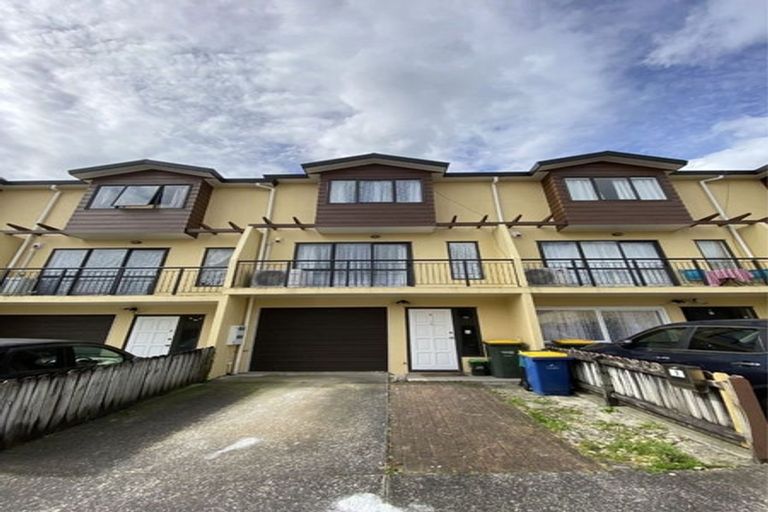 Photo of property in 9/8 Margan Avenue, New Lynn, Auckland, 0600