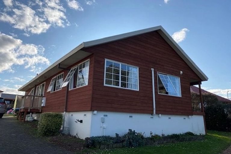 Photo of property in 38 Burswood Drive, Burswood, Auckland, 2013