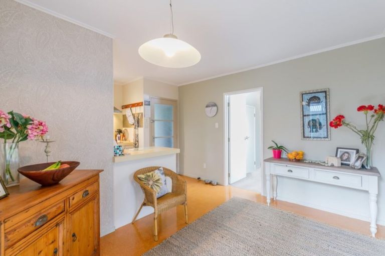 Photo of property in 42 Infidel Place, Torbay, Auckland, 0630