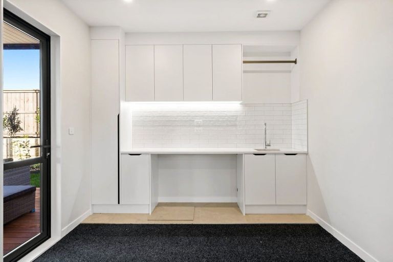 Photo of property in 1 Dorset Down Drive, Karaka, 2580