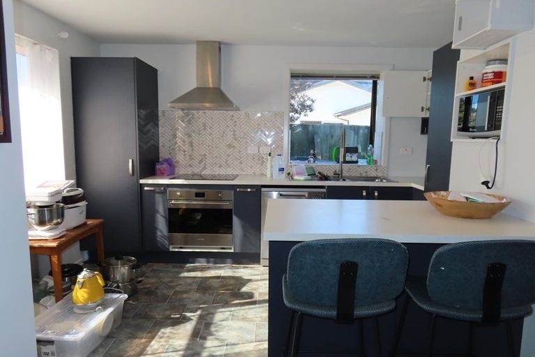 Photo of property in 2/6 Florance Place, Parklands, Christchurch, 8083