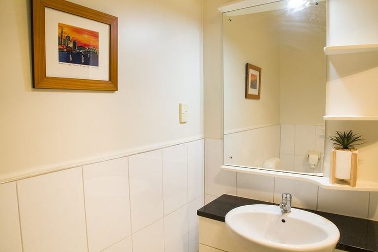 Photo of property in 17e Balmain Road, Birkenhead, Auckland, 0626