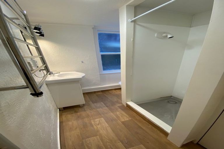 Photo of property in 327 Adelaide Road, Newtown, Wellington, 6021