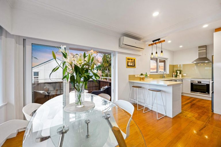 Photo of property in 4a Richards Avenue, Forrest Hill, Auckland, 0620