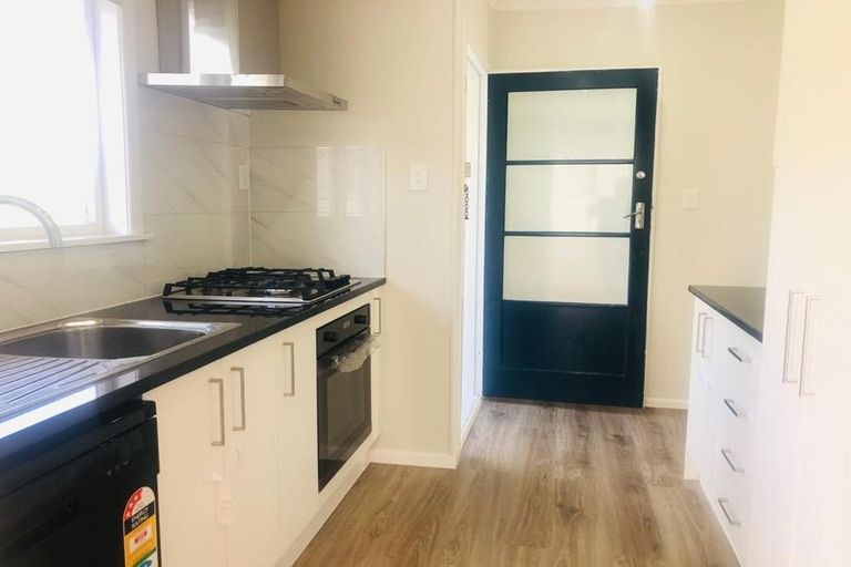 Photo of property in 80 Stottholm Road, Titirangi, Auckland, 0604