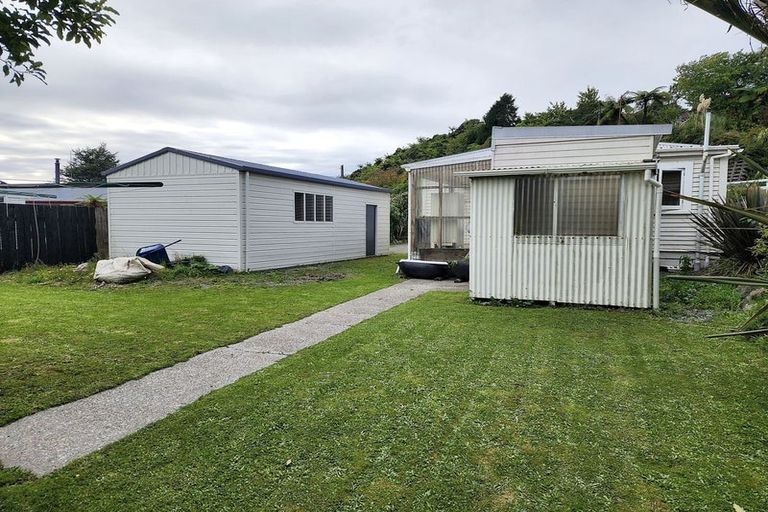 Photo of property in 6 Ashmore Avenue, Cobden, Greymouth, 7802