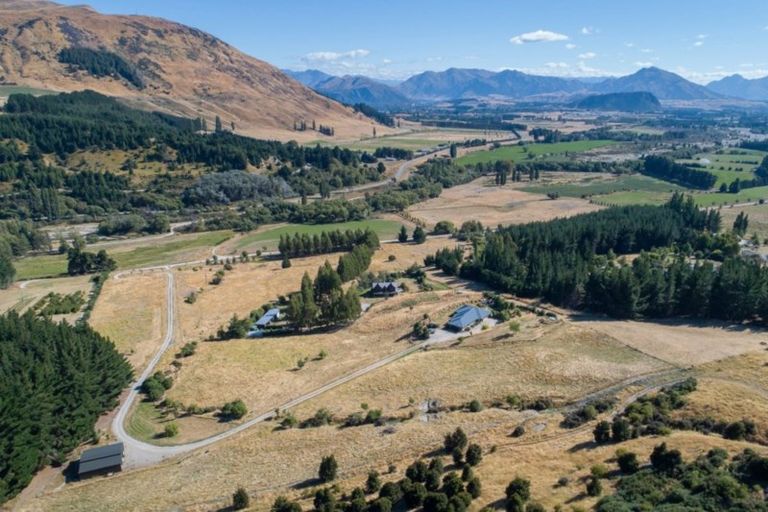 Photo of property in 945 Mount Barker Road, Wanaka, 9382