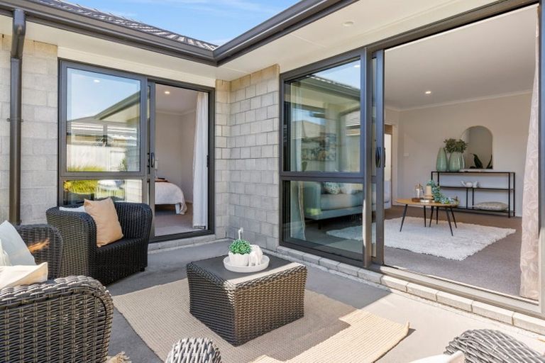 Photo of property in 11 Kahuparere Crescent, Pyes Pa, Tauranga, 3112