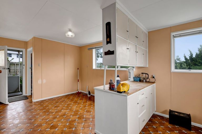 Photo of property in 19 Rangitake Drive, Spotswood, New Plymouth, 4310