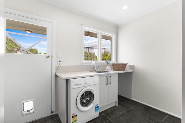 Photo of property in 52a Memorial Avenue, Ilam, Christchurch, 8053