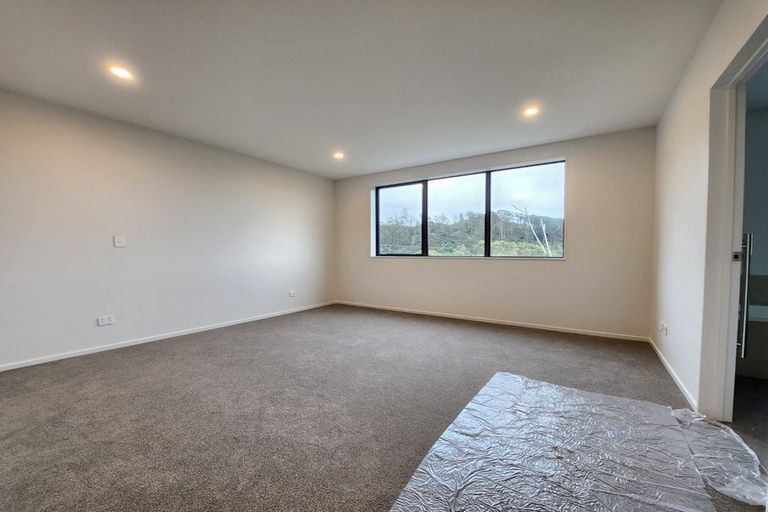 Photo of property in 36 Holystone Road, Whitby, Porirua, 5024