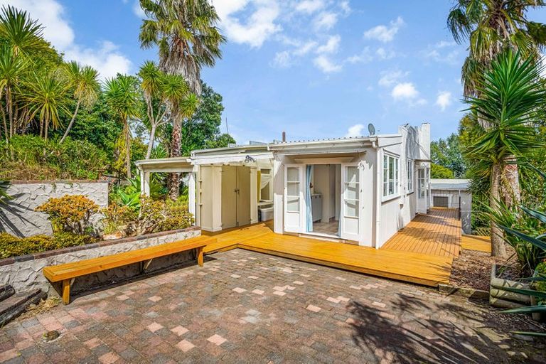 Photo of property in 1/8 Millbrook Road, Henderson, Auckland, 0612