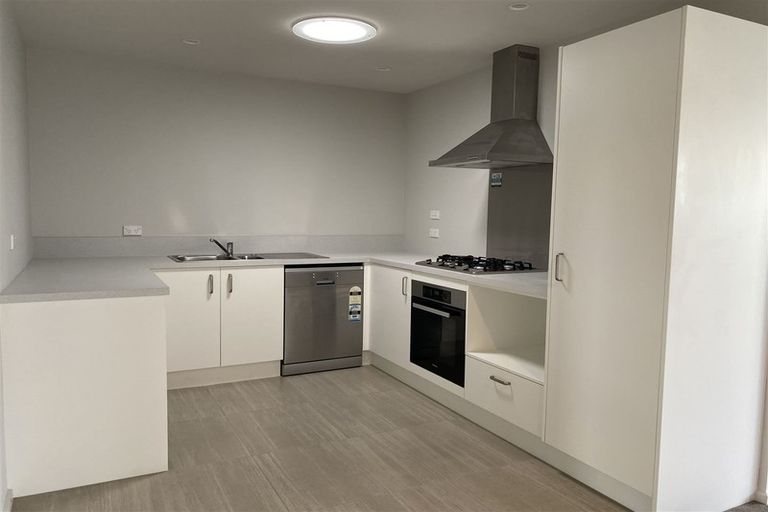 Photo of property in 32 Liberation Road, Papakura, 2110