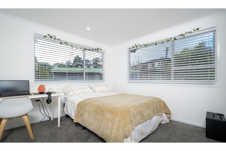 Photo of property in 2/144a Mcleod Road, Te Atatu South, Auckland, 0610