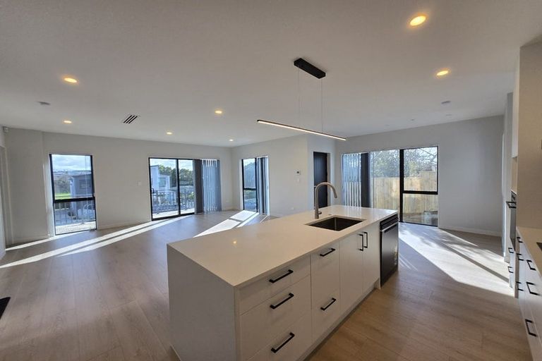 Photo of property in 58 Bond Crescent, Forrest Hill, Auckland, 0620