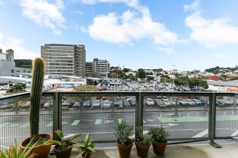Photo of property in Masina Apartments, 110/80 Riddiford Street, Newtown, Wellington, 6021
