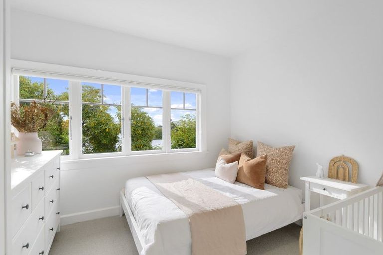 Photo of property in 64 Wilsons Road, Saint Martins, Christchurch, 8022