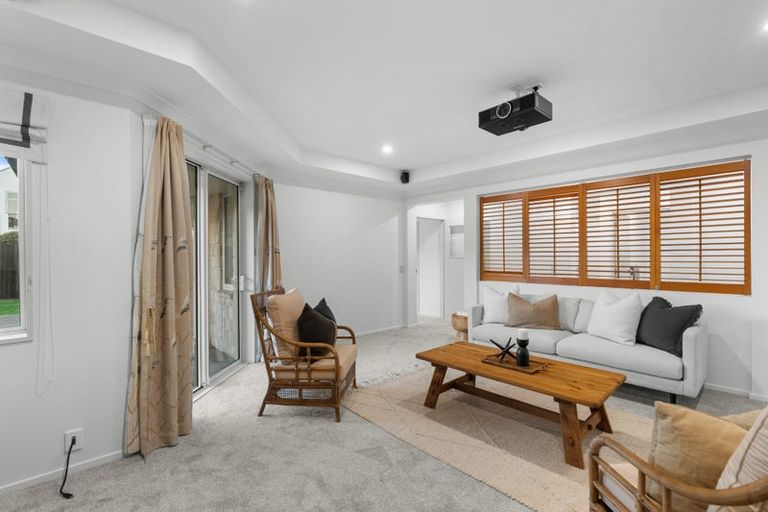 Photo of property in 17 Cunneen Place, Aidanfield, Christchurch, 8025