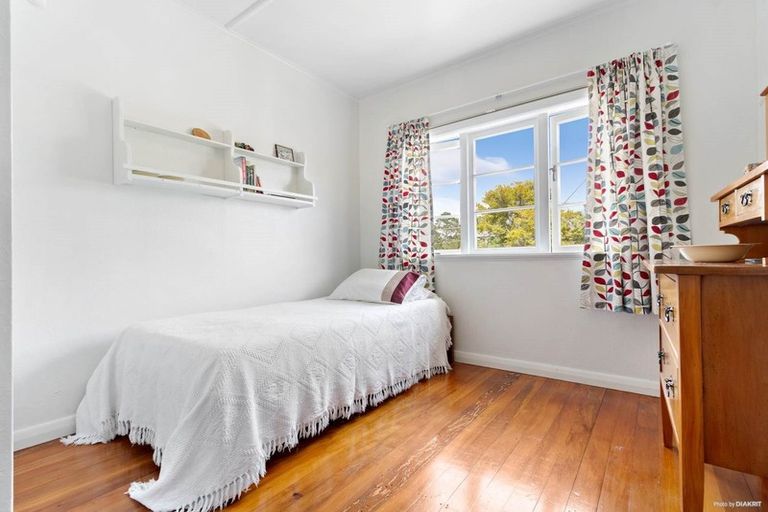 Photo of property in 79 Kaurilands Road, Titirangi, Auckland, 0604