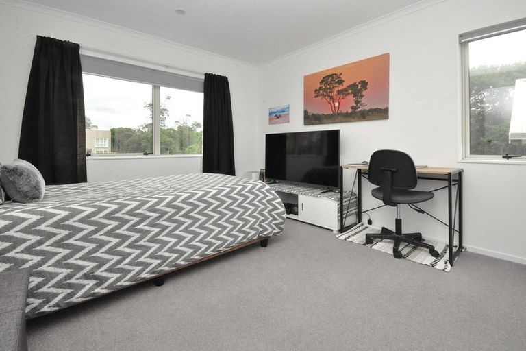 Photo of property in 11 Mahinga Lane, Massey, Auckland, 0614
