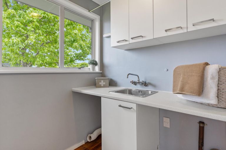 Photo of property in 1/7 Studfall Street, Pakuranga Heights, Auckland, 2010