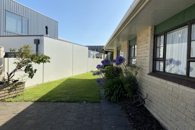 Photo of property in 3 Eliot Street, New Plymouth, 4310