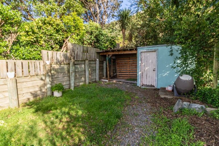 Photo of property in 192 Sutherland Road, Lyall Bay, Wellington, 6022