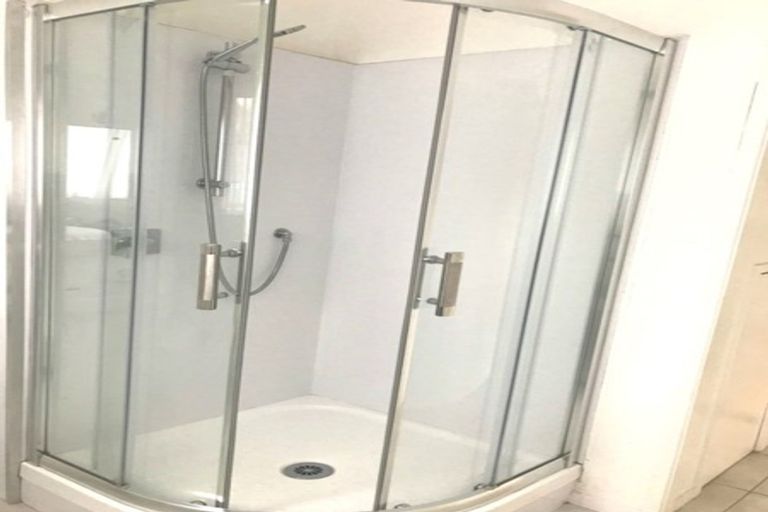 Photo of property in 1/17 Portobello Place, Torbay, Auckland, 0630