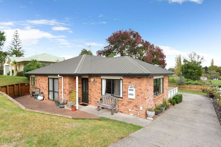 Photo of property in 24 Palm Grove Drive, Western Heights, Hamilton, 3200