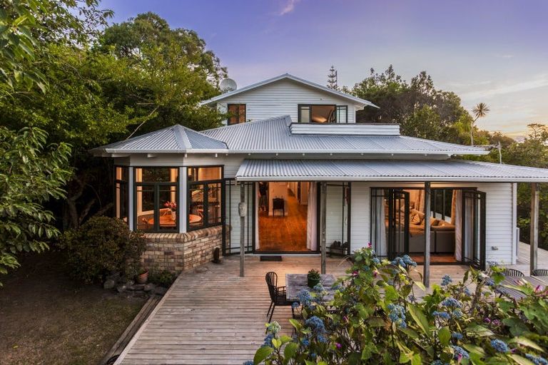 Photo of property in 386 Upper Harbour Drive, Greenhithe, Auckland, 0632