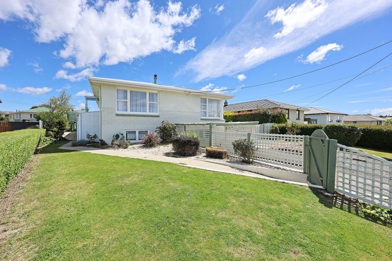 Photo of property in 42 Stuart Street, Holmes Hill, Oamaru, 9401