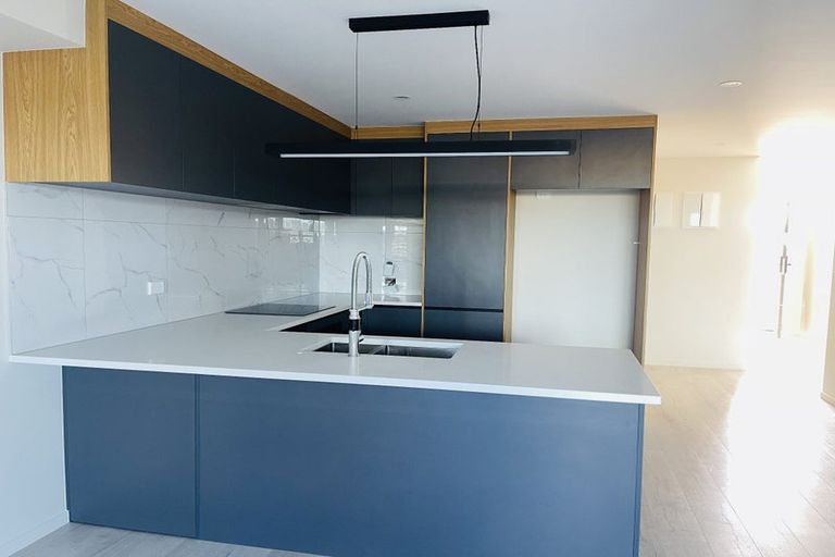 Photo of property in 16 Mene Way, Karaka, 2113
