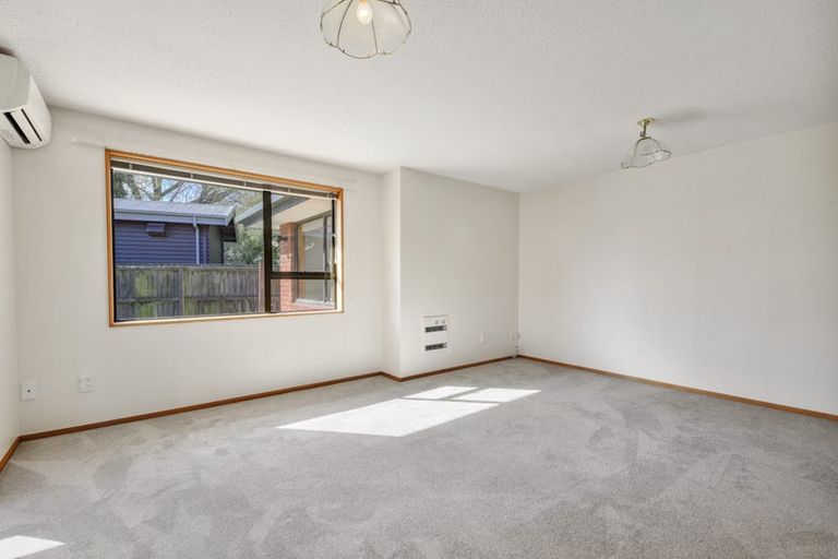Photo of property in 2/24 Woodbury Street, Avonhead, Christchurch, 8042